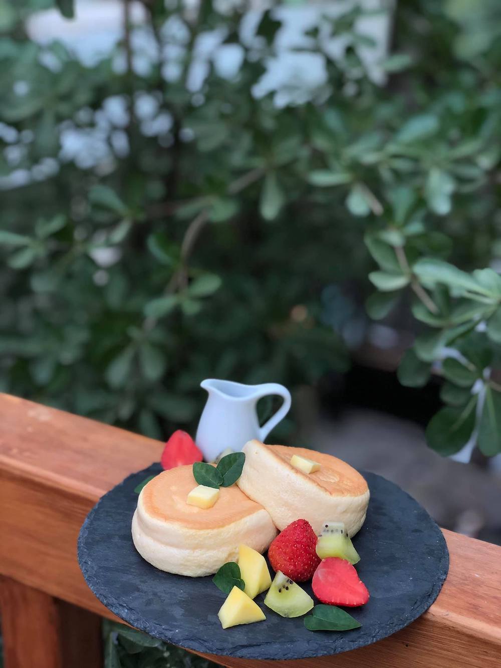 Falling in love with the Japanese style of Midori Sweets 11