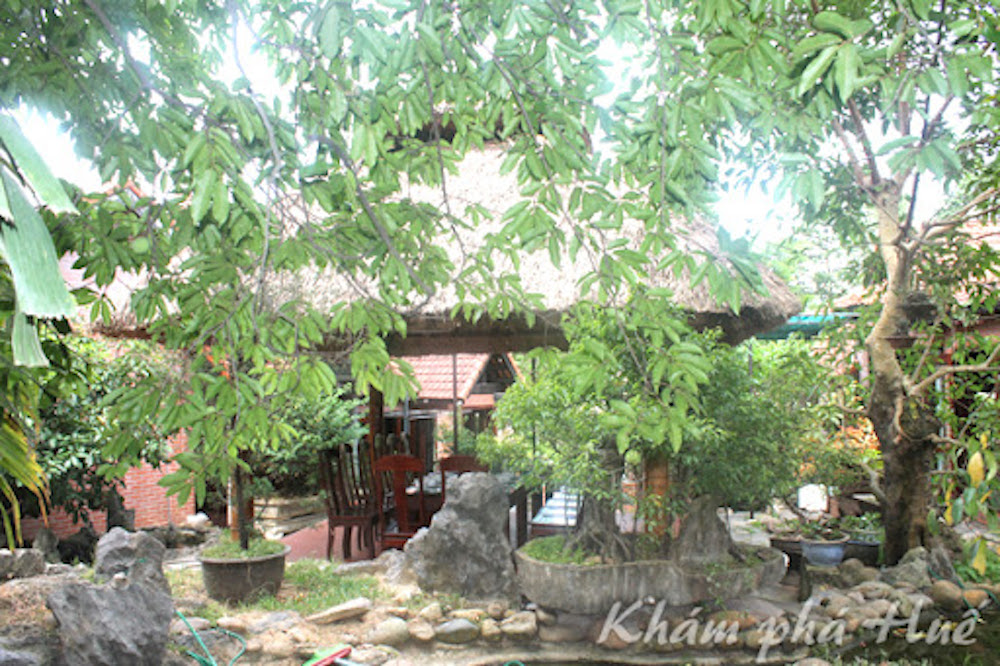 The third step is to open the Hue Foothills Restaurant with countless delicious dishes 3