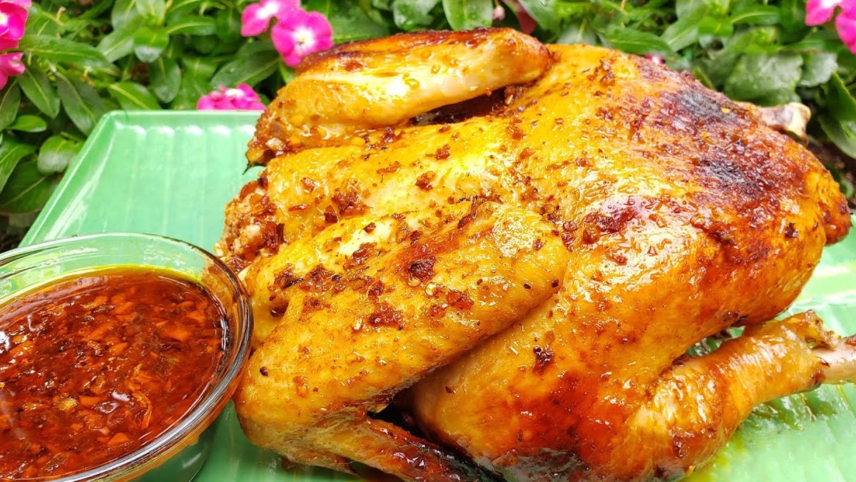 The third step is to open the Hue Foothills Restaurant with countless delicious dishes 5