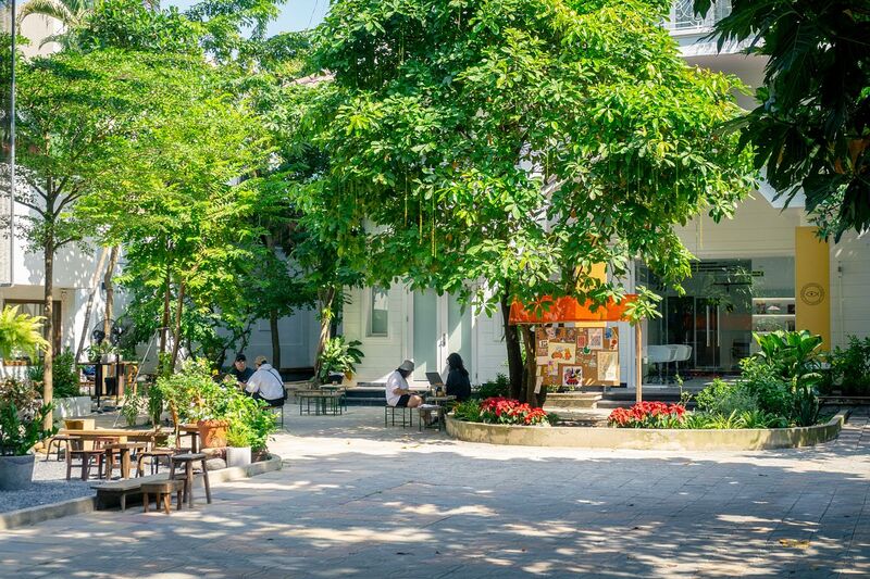 Coffee shop at Uom Art Hub, creative space with elegant colors 5
