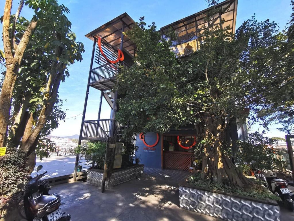 Up Coffee Da Lat - Vintage style attracts young people in Da Lat 2