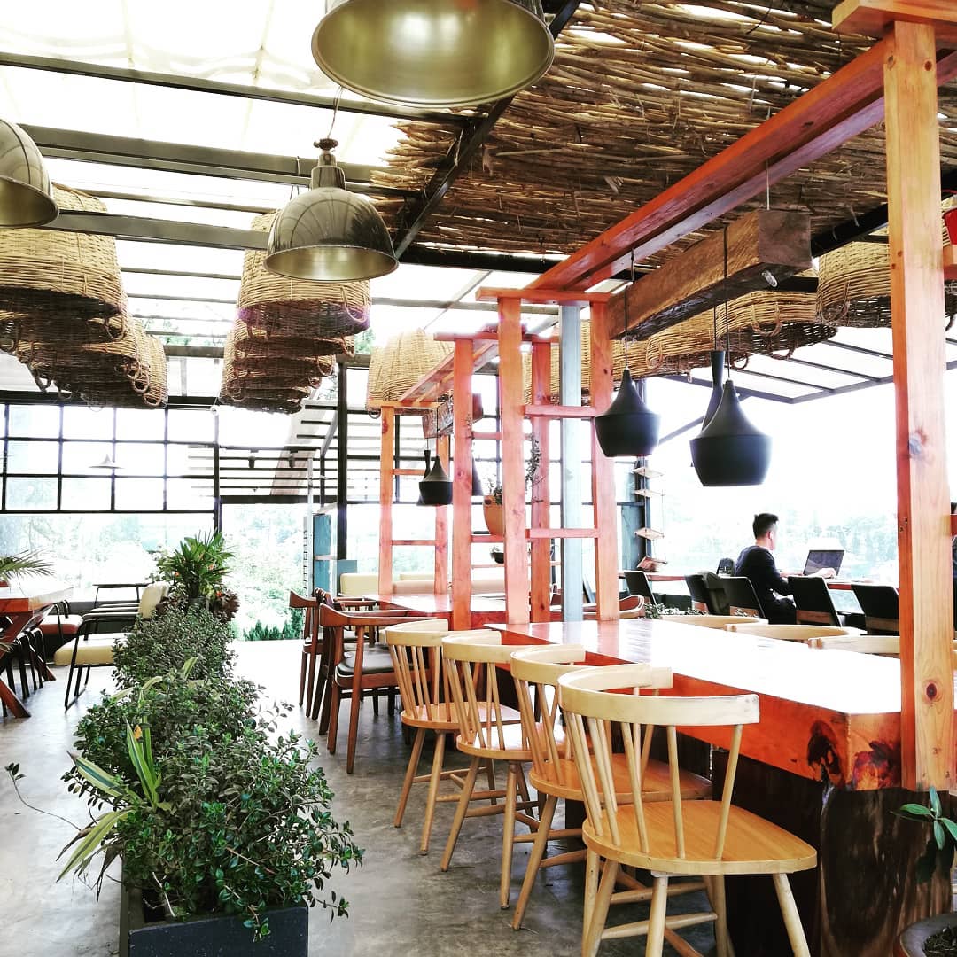 Up Coffee Da Lat - Vintage style attracts young people in Da Lat 6