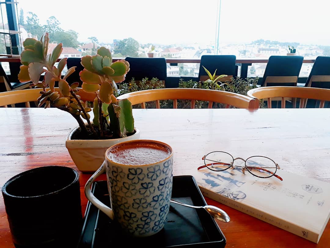 Up Coffee Da Lat - Vintage style attracts young people in Da Lat 10