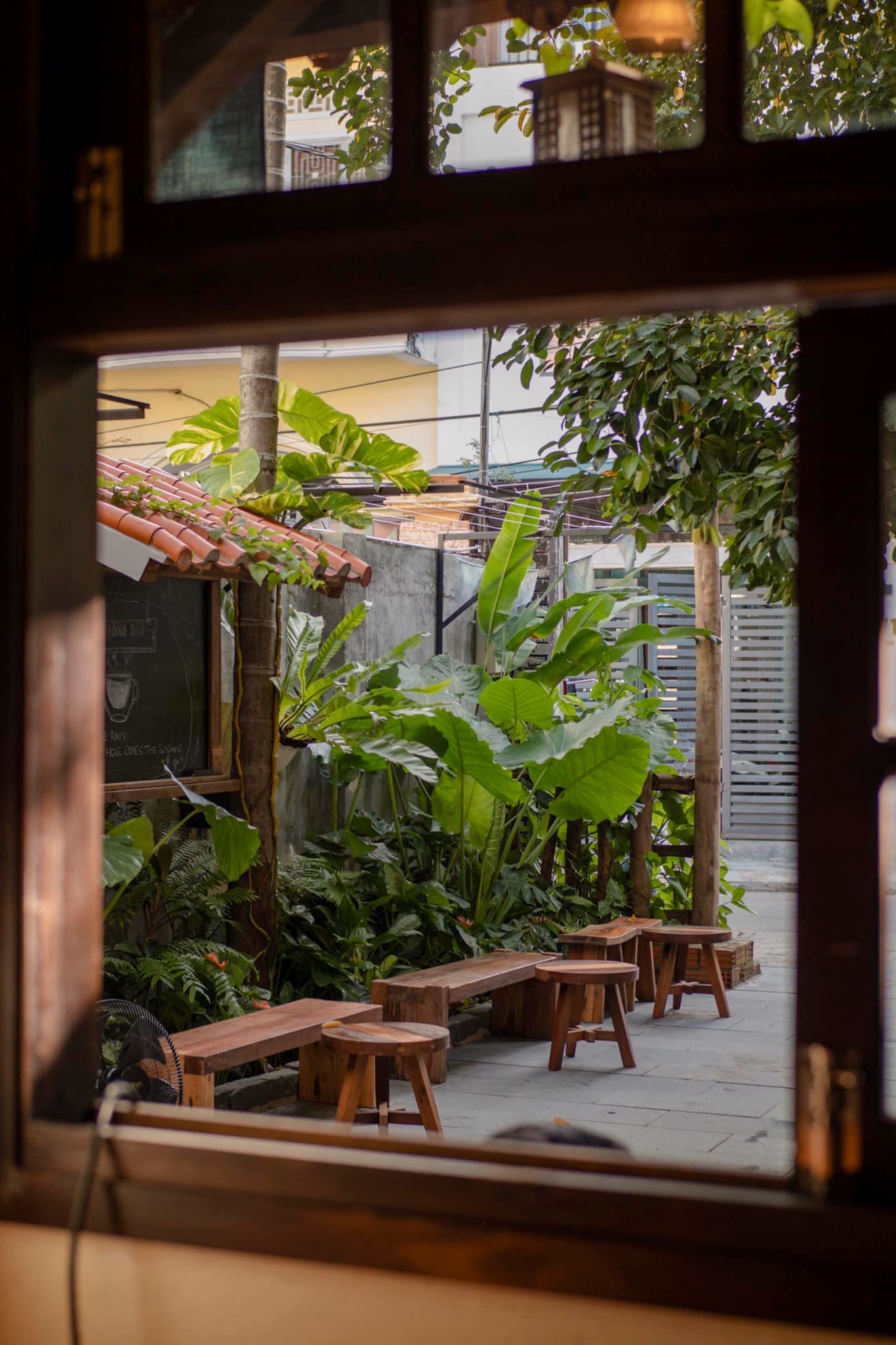 V7 Coffee Da Nang - Finding peace inside a lovely little house 2