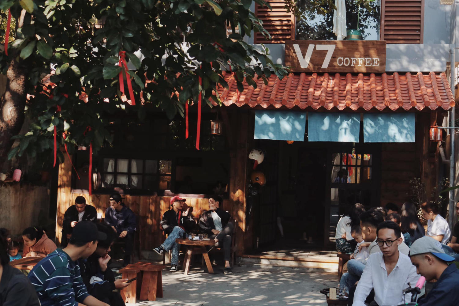 V7 Coffee Da Nang - Finding peace inside a lovely little house 9