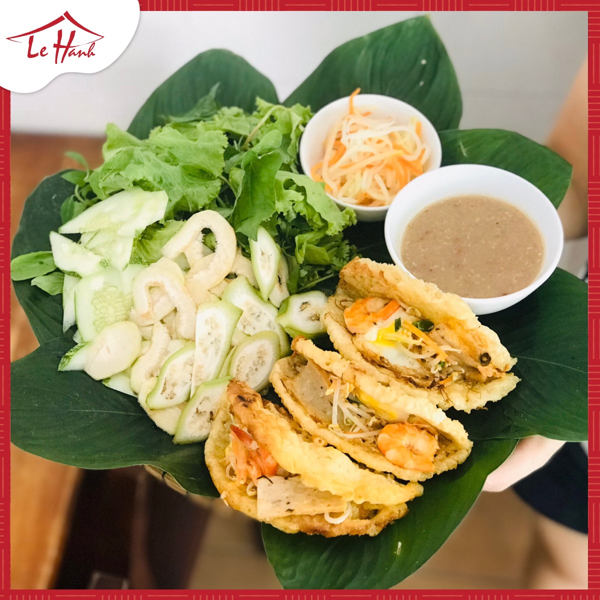 Returning to the ancient capital, remember to visit Hanh Khai cake shop to enjoy the flavors of Hue that make tourists fall in love