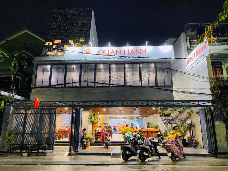 Returning to the ancient capital, remember to visit Hanh Khai cake shop to enjoy the flavors of Hue that make tourists fall in love