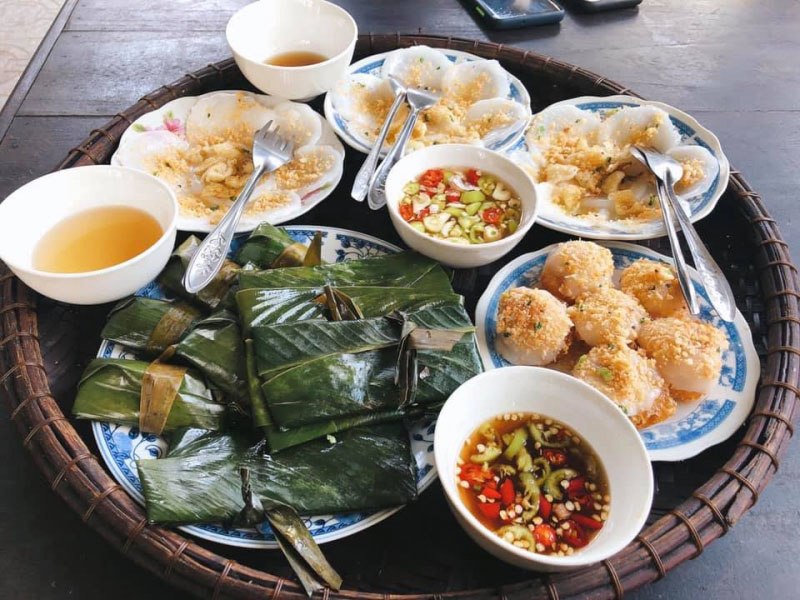 Return to the ancient capital to enjoy Hue tapioca cake with the quintessence of Central cuisine 6