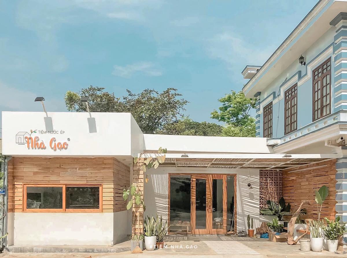 Pretty spot to check-in without dead ends - Nha Gao Juice Shop 2