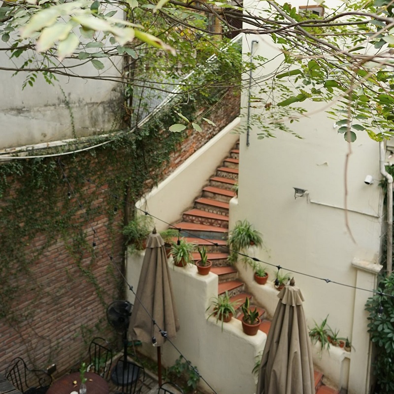 Xofa Cafe, a warm place to stay at night 4