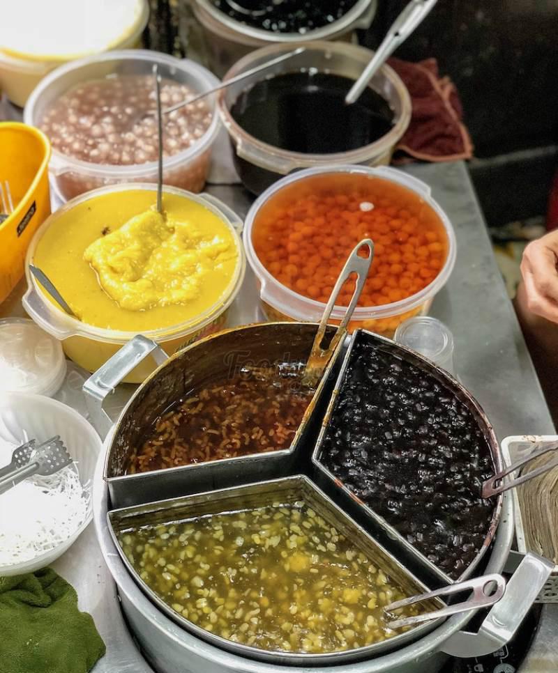 Ba Thin sticky rice pudding - A familiar address for sweets lovers in Hanoi 8