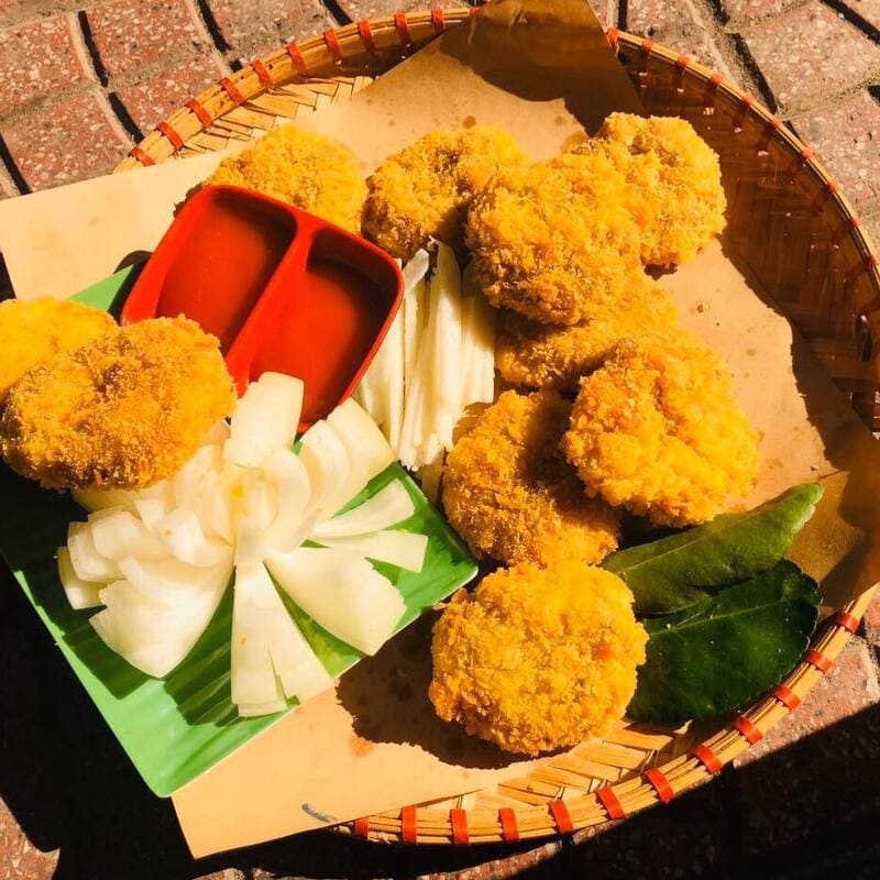 Top chicken cake restaurants in Hanoi for you to experience attractive street food 11