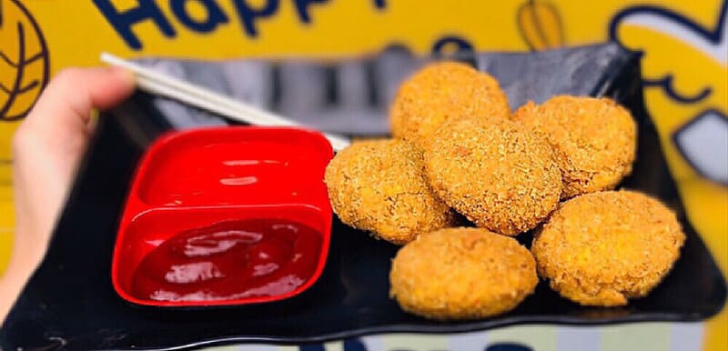 Top chicken cake restaurants in Hanoi for you to experience attractive street food 10