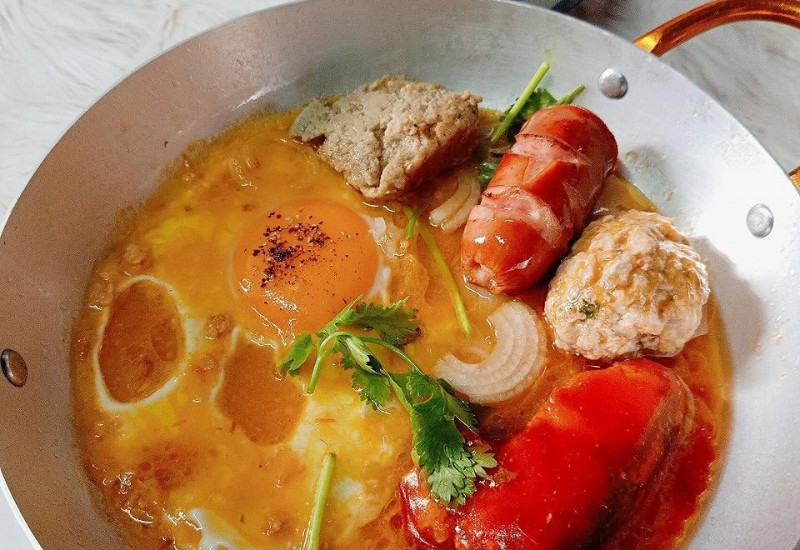 Grab 13 delicious pan-fried bread shops in Da Lat right away 12