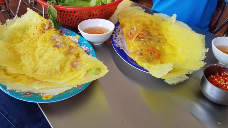Top 10 famous crispy and fragrant Western banh xeo shops in Saigon 2