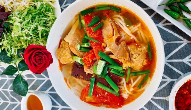 Da Lat vermicelli noodles and super delicious restaurants are popular with diners 7