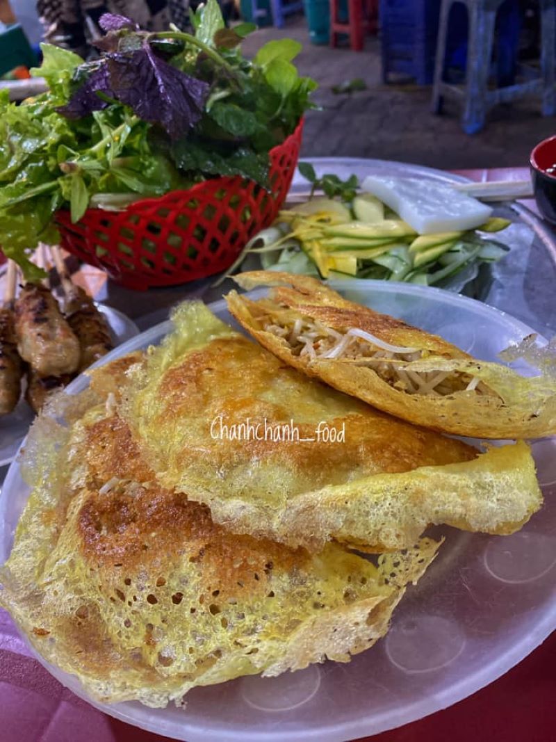 Let's go find the 6 most delicious and famous Doi Can banh xeo shops! 8