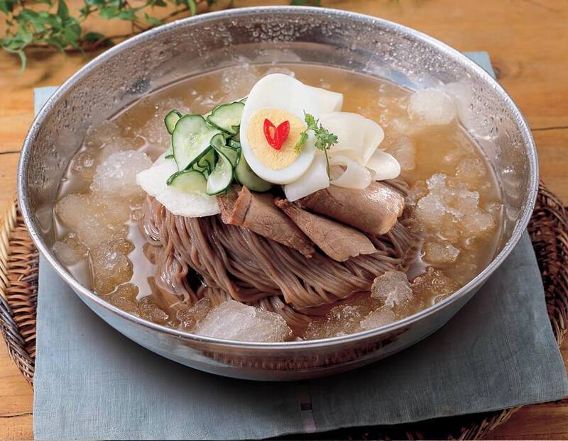 Collection of 7 cold noodle shops in Hanoi ideal for hot summer days 5