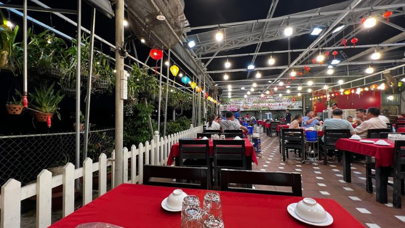 Top 10 Binh Thanh pubs that are crowded, cheap, and have a diverse menu 7