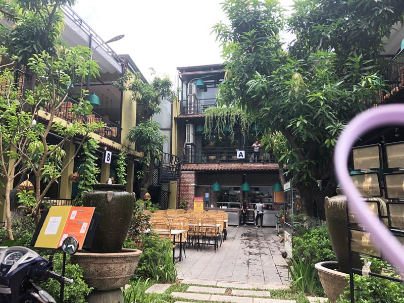 Top 9 Hanoi drinking shops for you to freely hang out with friends 7