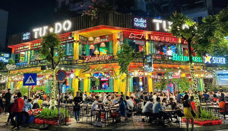 Top 9 Hanoi drinking shops for you to freely hang out with friends 6
