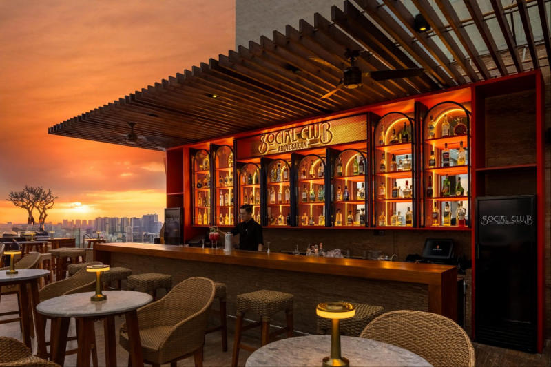 Top 10 Skybar Saigon with beautiful views, extremely chill and romantic 9