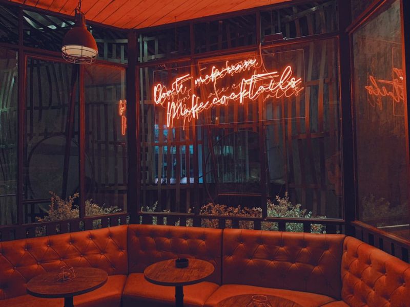 Enjoy the weekend with the top 6 Speakeasy bars hidden in the middle of Saigon 4