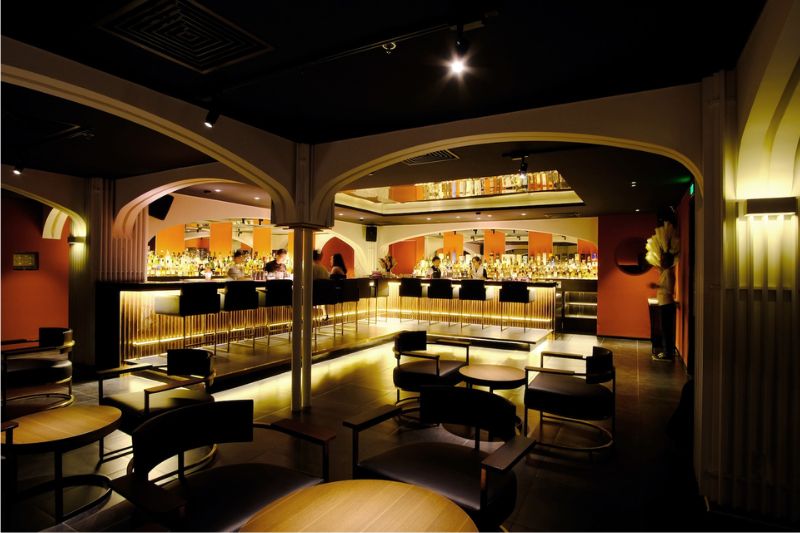 Enjoy the weekend with the top 6 Speakeasy bars hidden in the middle of Saigon 6