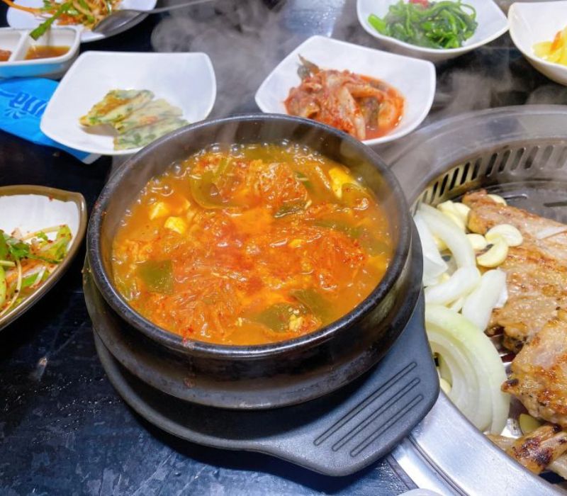 Top 10 Korean restaurants in District 1 have only the top 6
