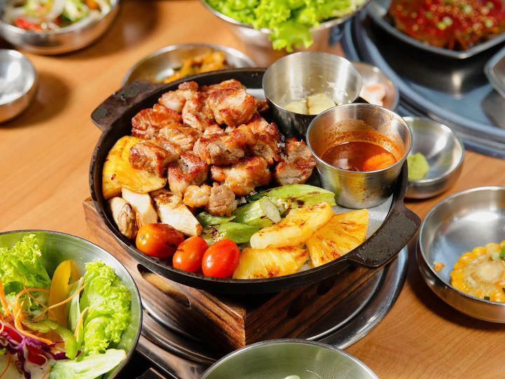 8 famous Korean restaurants in District 7 you must try 6