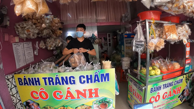 Phan Xich Long Food Street, a dining paradise for young people in Saigon 14