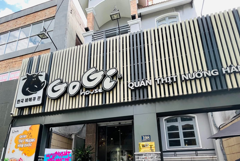 Phan Xich Long Food Street, a dining paradise for young people in Saigon 8