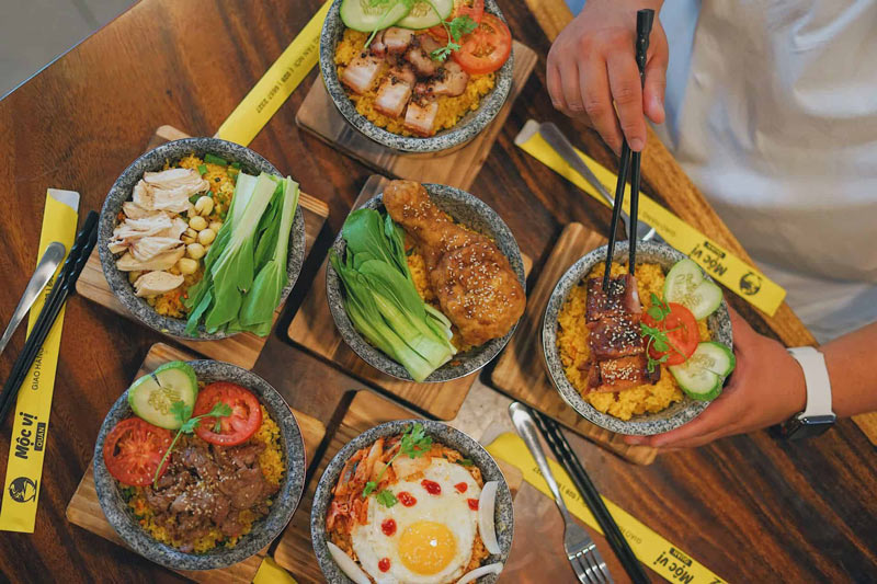 Phan Xich Long Food Street, a dining paradise for young people in Saigon 13
