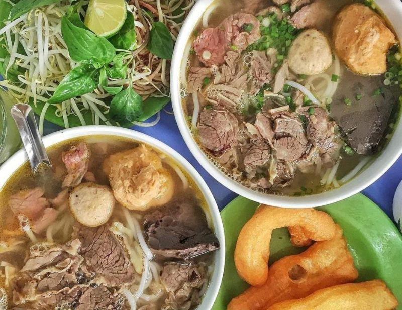 10+ delicious, well-prepared and crowded Hue beef noodle shops in Hanoi 7