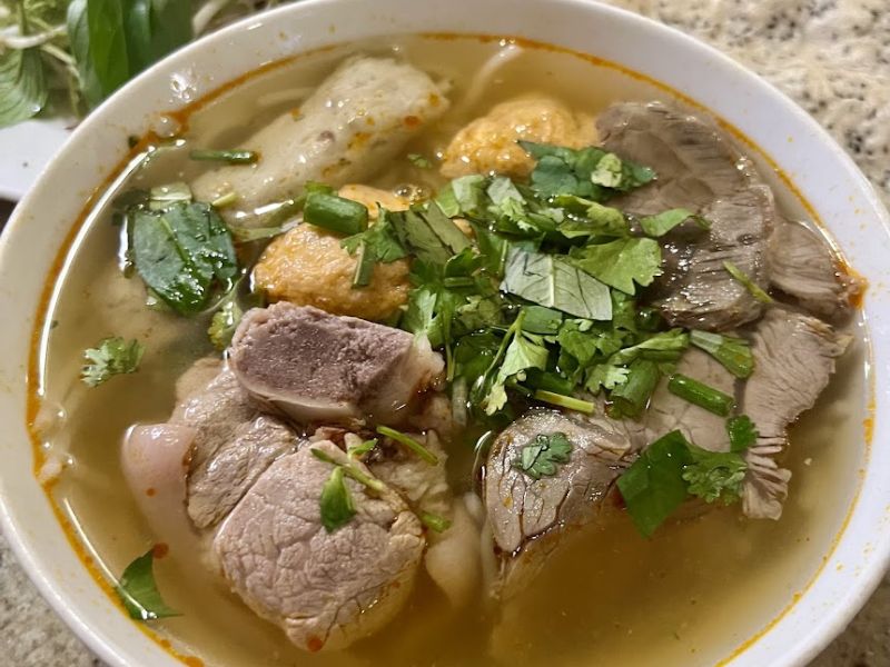 10 most delicious and worth-trying beef noodle shops in District 1 5