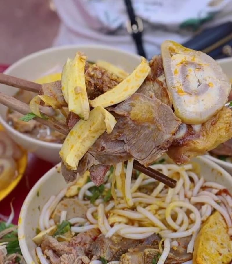 Top famous beef noodle shops in District 4 that you should try 8