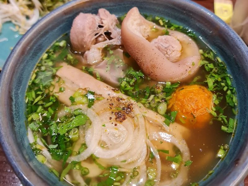 11 famous beef noodle shops in District 7: Hue flavor in the heart of Saigon 8