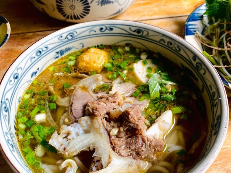 11 famous beef noodle shops in District 7: Hue flavor in the heart of Saigon 3