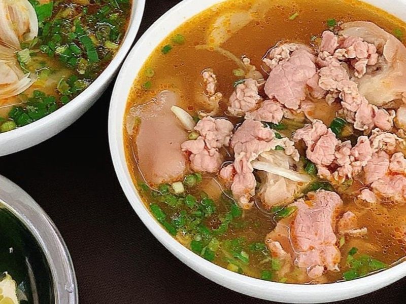 11 famous beef noodle shops in District 7: Hue flavor in the heart of Saigon 6