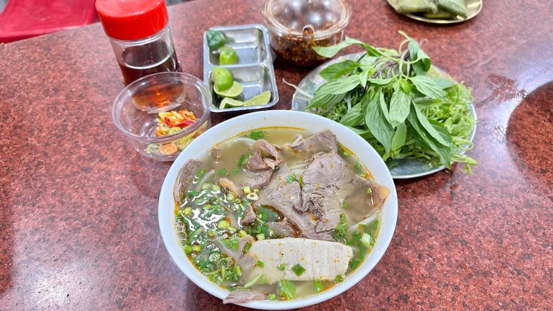 List of 10 famous, delicious and most popular beef noodle shops in Thu Duc 4