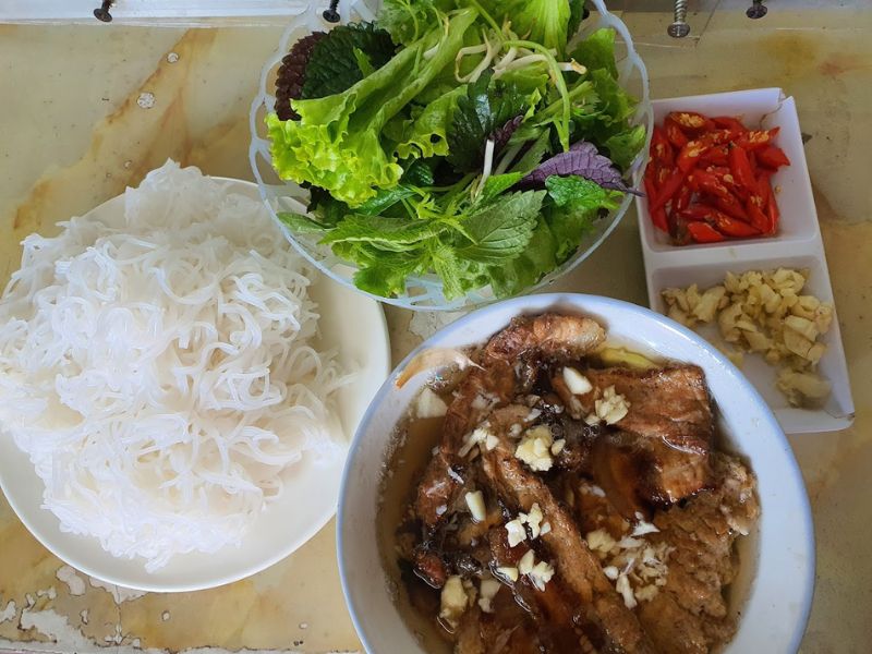 Bun cha chan restaurant with unique flavor listed in Bib Gourmand 5