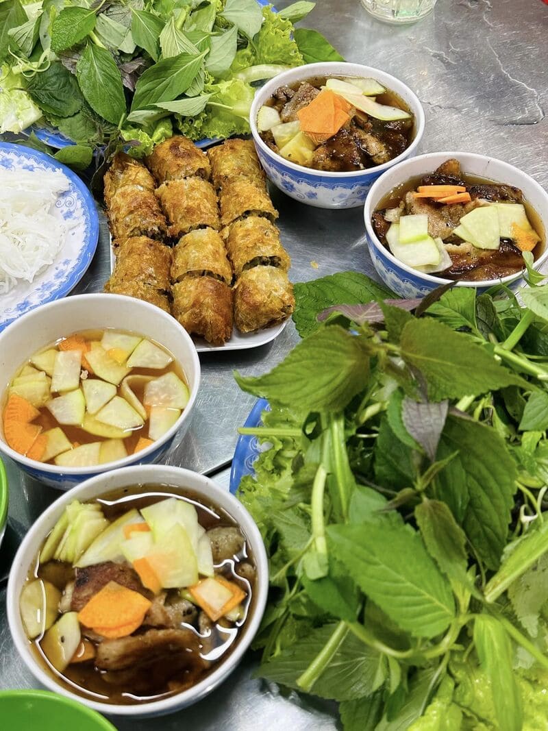 Top 10 Bun Cha restaurants in District 1 with the capital's culinary imprint 7