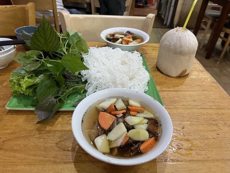 If you crave bun cha in District 7, save these 9 restaurants immediately 3