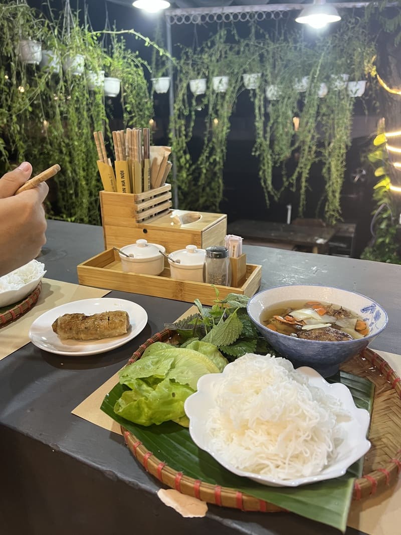 If you crave bun cha in District 7, save these 9 restaurants immediately 10