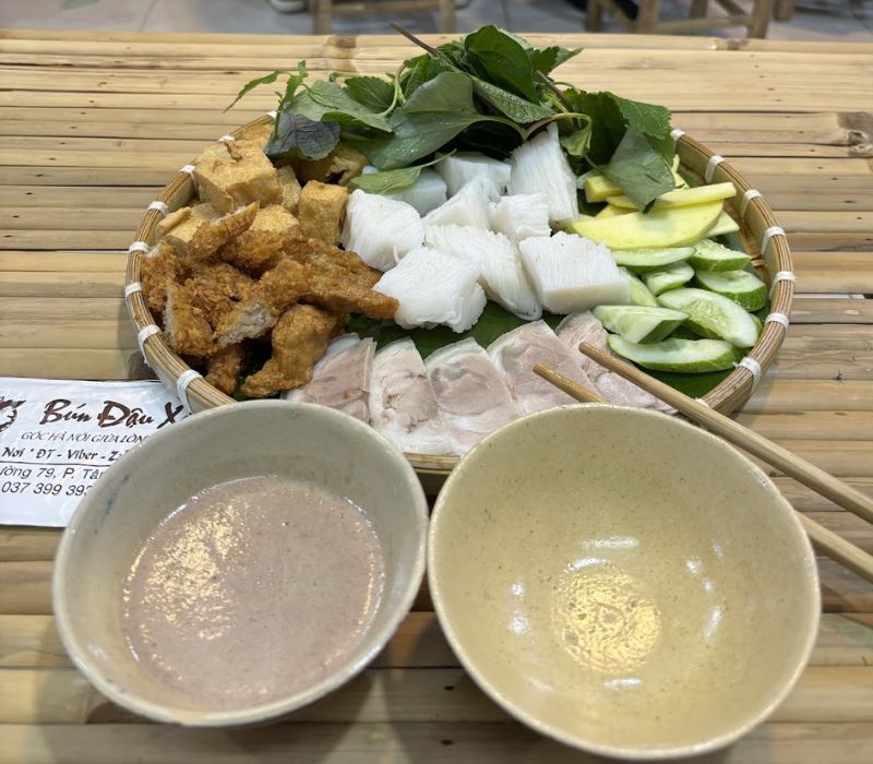 Revealing the top 10 delicious vermicelli with shrimp paste restaurants in District 7 2