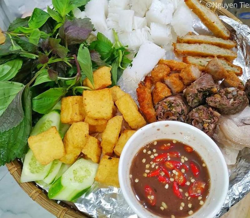 Revealing the top 10 delicious vermicelli with shrimp paste restaurants in District 7 4
