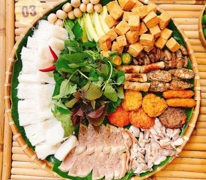 Revealing the top 10 delicious vermicelli with shrimp paste restaurants in District 7 8