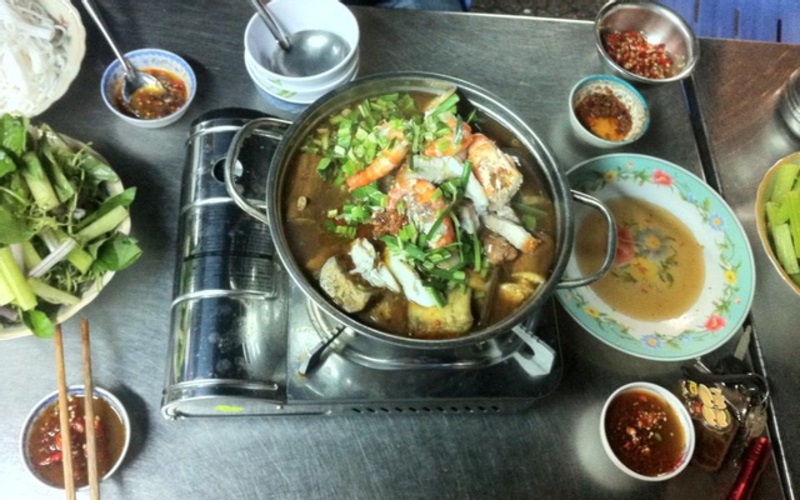 Top 8 Bun Mam restaurants in District 4 with the rich taste of the Mekong Delta in the middle of Saigon 2
