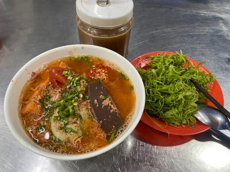 Top 11 vermicelli soup shops in District 4 with rich flavors that satisfy diners 2