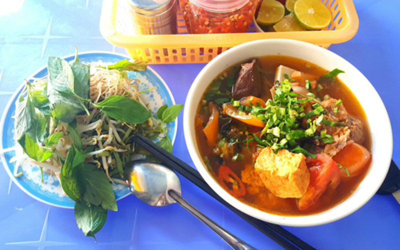 Top 11 vermicelli soup shops in District 4 with rich flavors that satisfy diners 6